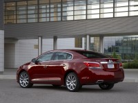 Buick LaCrosse photo
